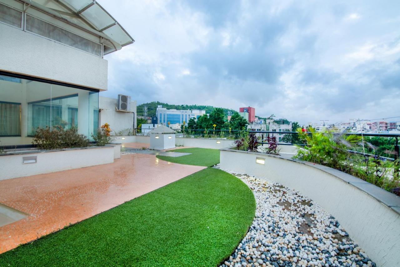 Hotel Mint Montvert, Baner Pune Exterior foto