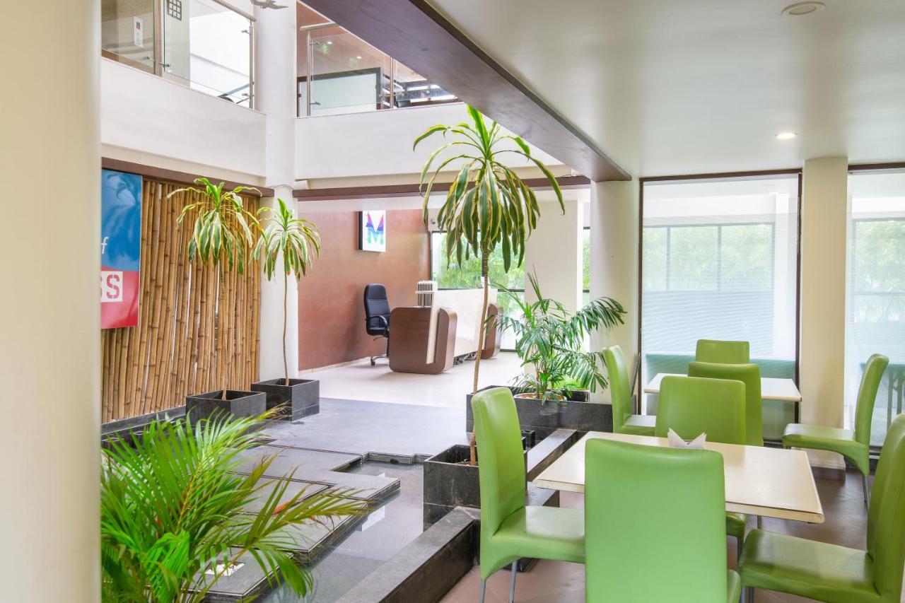 Hotel Mint Montvert, Baner Pune Exterior foto